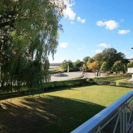 Seerosen By Rujana 宾茨